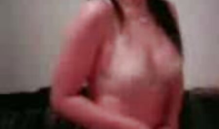 Soumis - Une ado avec un énorme rack se pornofilm mom fait étouffer